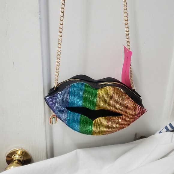 COPY - Betsey Johnson Lips Crossbody - Picture 3 of 8